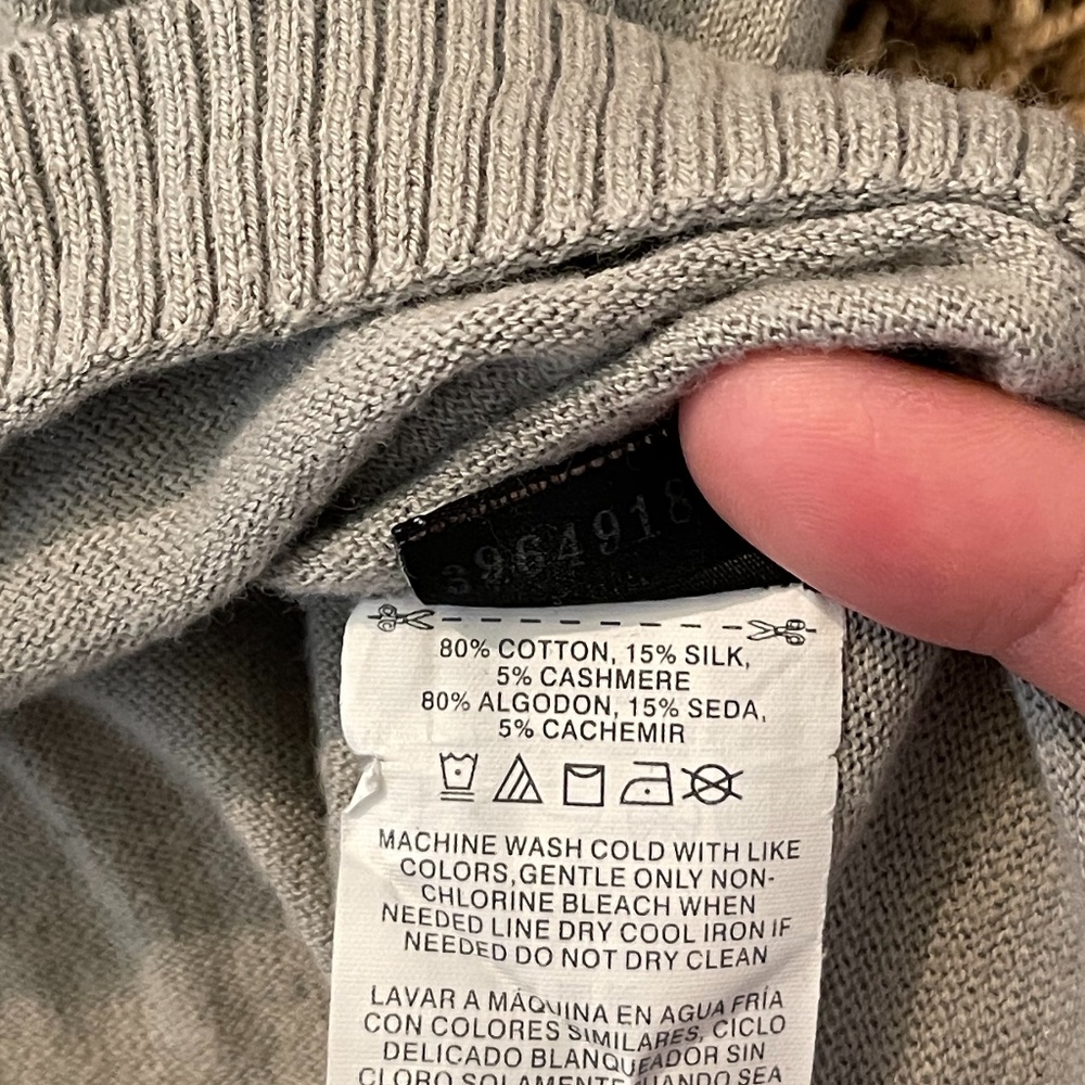 Oakley silk/cashmere lightweight sweater. - Picture 5 of 5